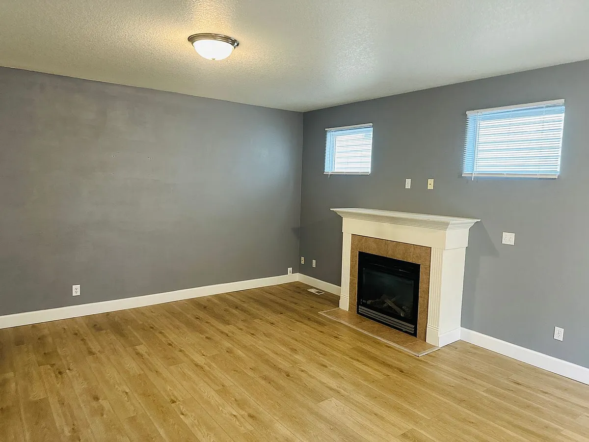 Building Photo - 13805 NE 63rd St