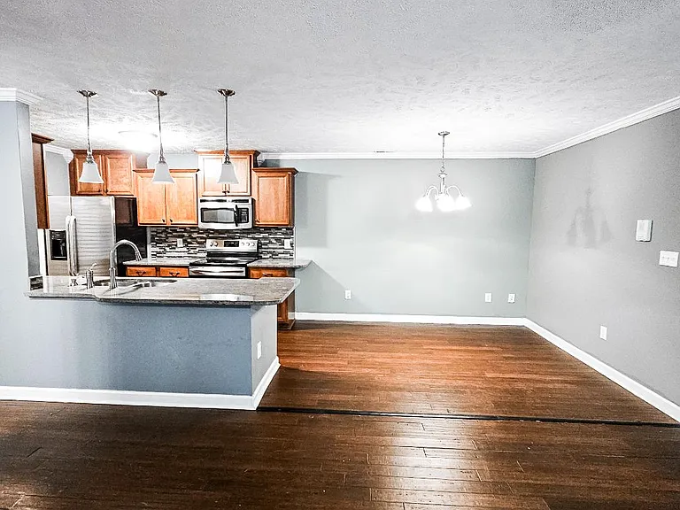 1750 Renwick Dr #104 — Photo 11