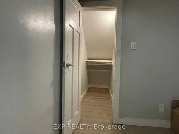 70 Victoria Ave S #9, Hamilton, ON L8N 2S7