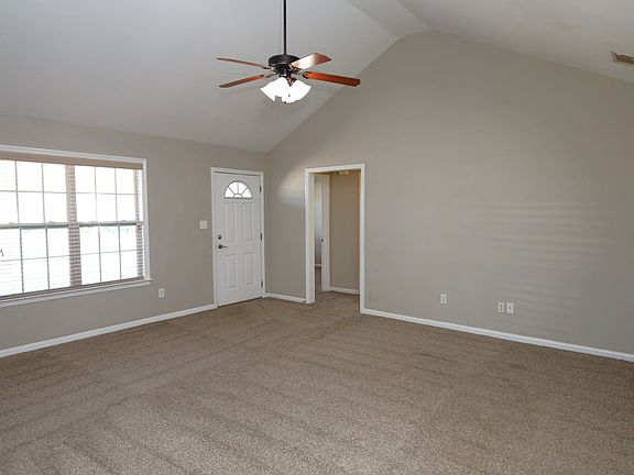 2nd image of 1823 Hazel Dr