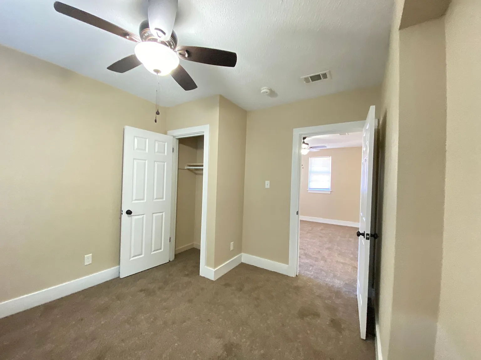 2323 E 2nd St B — Photo 4