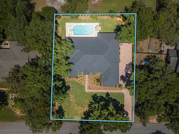 4th image of 932 Lido Cir W