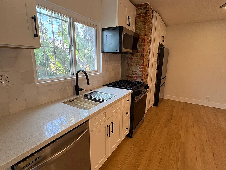 2346 Union St #2346 — Photo 4
