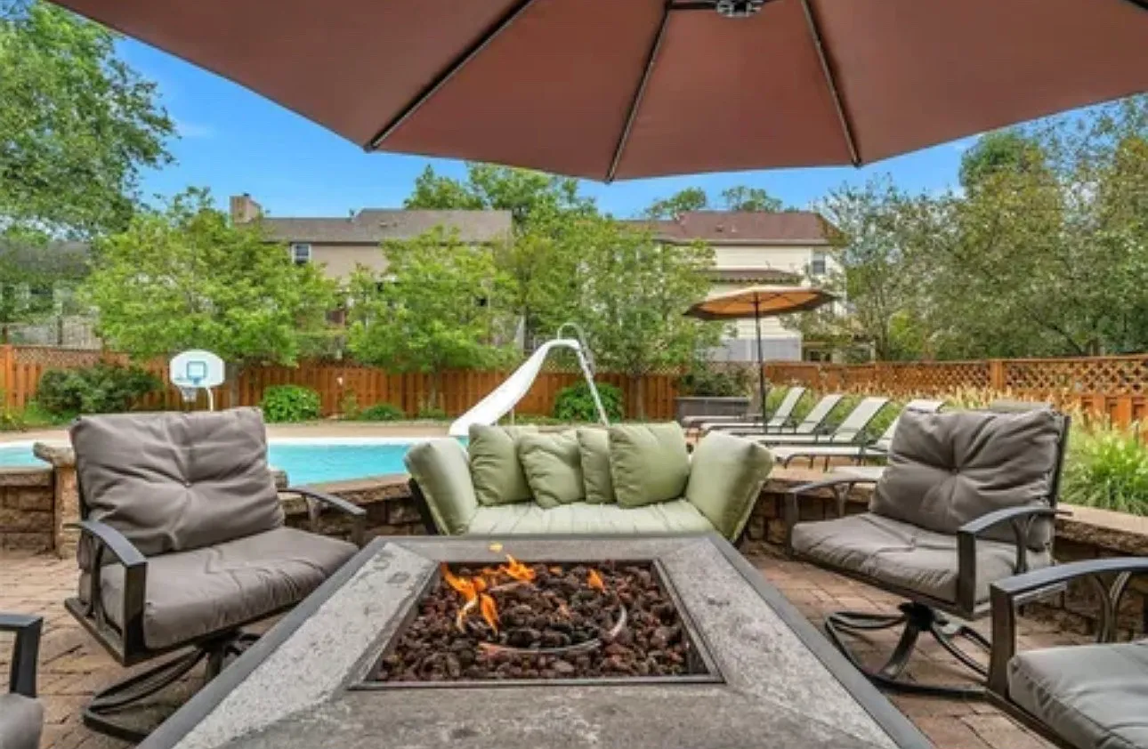 4 bed, 2100 sqft, $3,475 — Photo 4