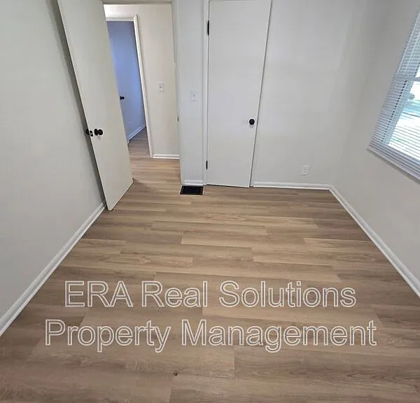 432 Catherine St — Photo 12
