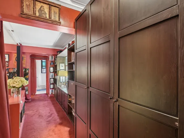 349 East 49th Street image 6 of 20