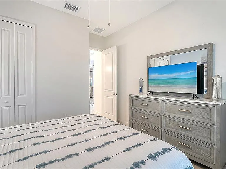 5612 Lightning Whelk Ln — Photo 33