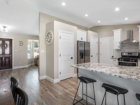 5th image of 415 N 360 E