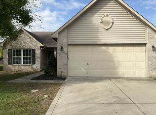 18887 Prairie Crossing Dr, Noblesville, IN 46062