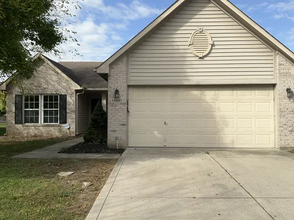 18887 Prairie Crossing Dr, Noblesville, IN 46062