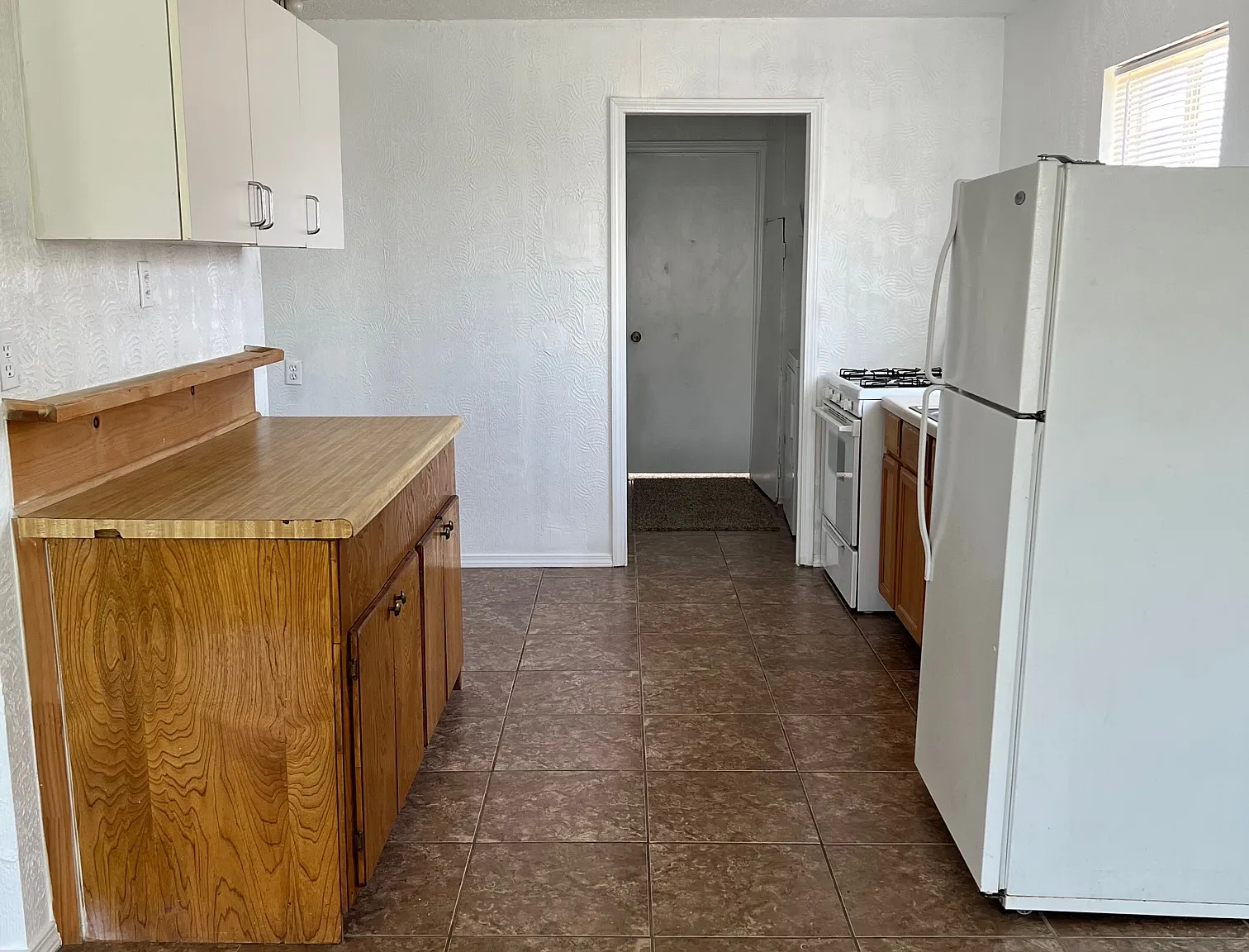 2602 NW Commerce Circle, Runyon - 1 — Photo 4