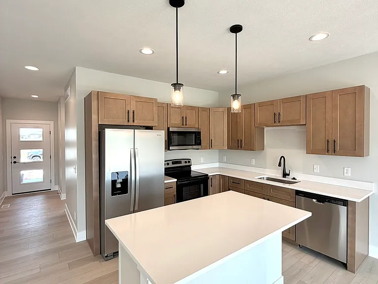 10527 Wayborough Ln — Photo 2