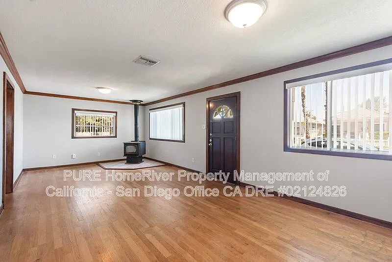 1535 Meade Ave