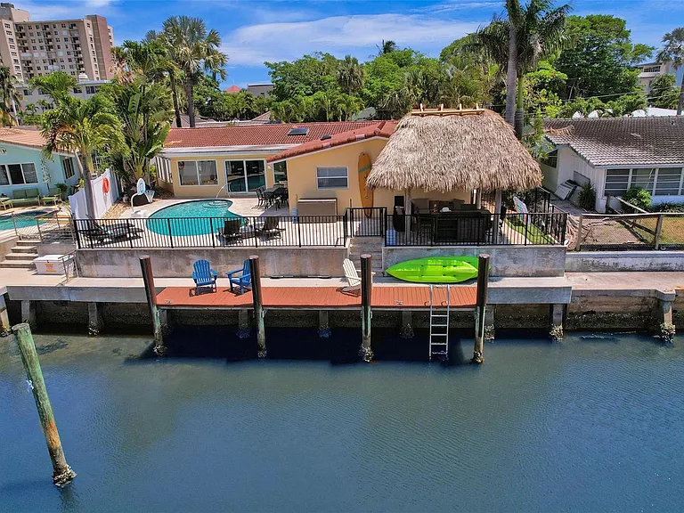 2051 Coral Reef Dr — Photo 2