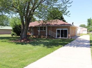 13579 N Manito Rd, Manito, IL 61546