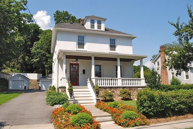 1st image of 7 Meadow Ln