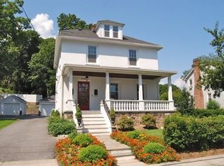 7 Meadow Ln, Pleasantville, NY 10570