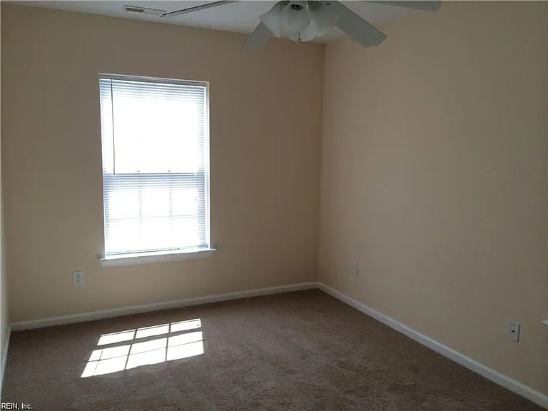 604 Teton Cir — Photo 14