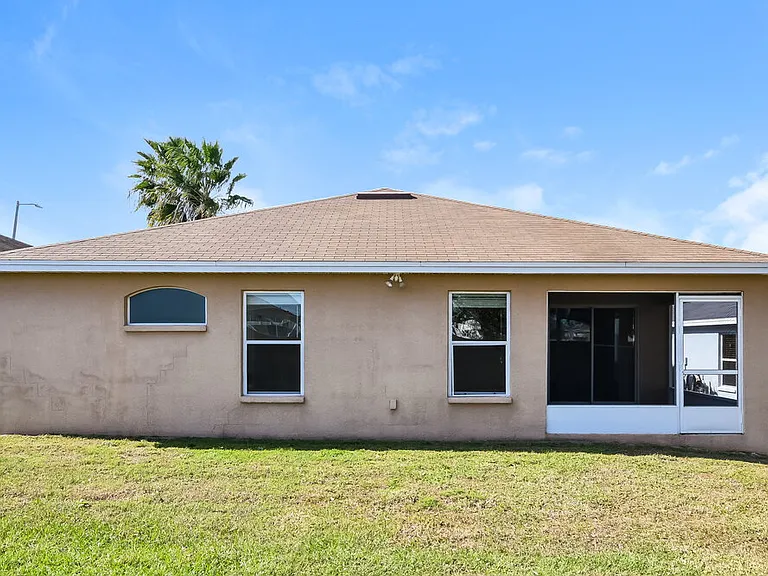 4736 Summerfield Cir — Photo 16