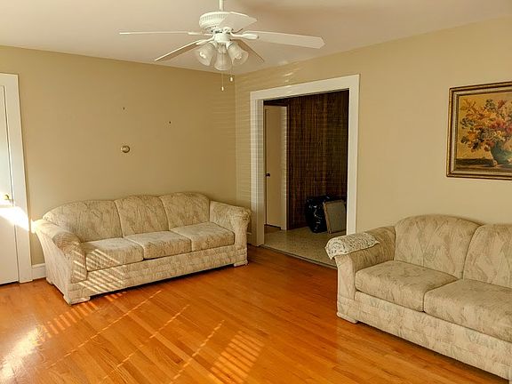 5th image of 721 W Sycamore St
