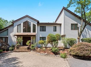4 Hampshire Ct, Springfield, NJ 07081