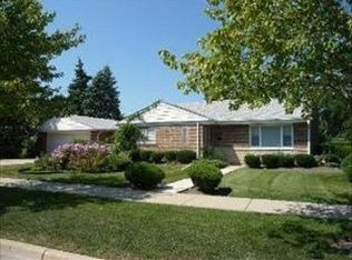 8902 Olcott Ave, Morton Grove, IL 60053