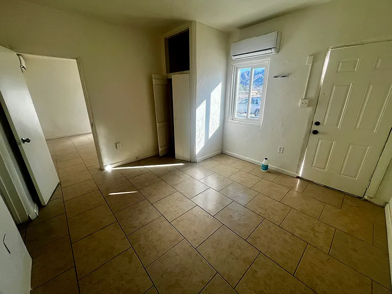 6413-6431 Mariposa Ave #6415 — Photo 5