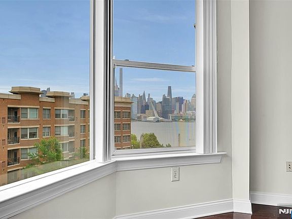 3rd image of 22 Avenue At Port Imperial APT 512