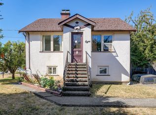 8 Camden Ave, View Royal, BC V8Z1P5