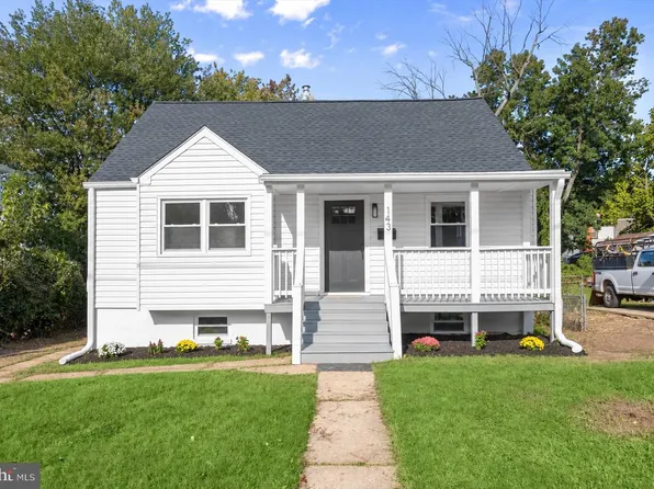 143 S Huron Dr, Oxon Hill, MD 20745