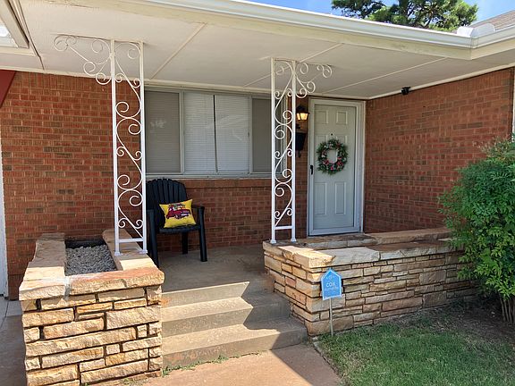 Porch, note storm door.
