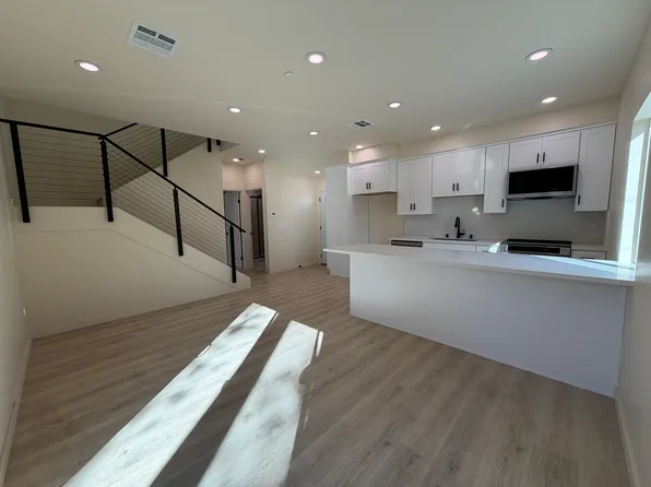 9947 Columbus Ave, Mission Hills, CA 91345