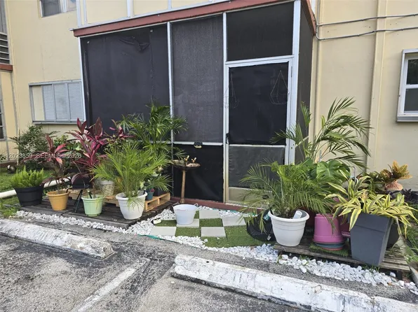 4045 NW 16th St #111, Fort Lauderdale, FL 33313