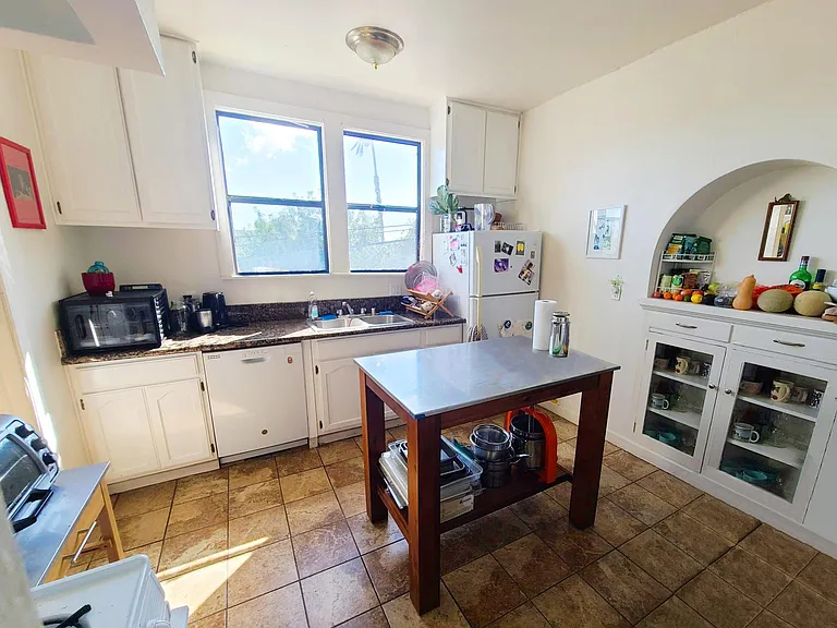 1158 S Rimpau Blvd #TOP — Photo 7