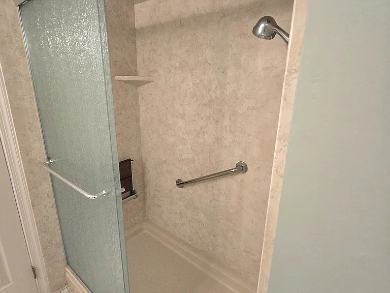 66 Hermitage Dr — Photo 7
