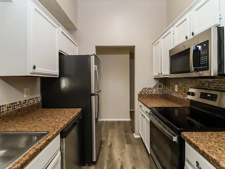 8409 Tallahassee Ln — Photo 9