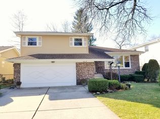 1313 W Talcott Rd, Park Ridge, IL 60068