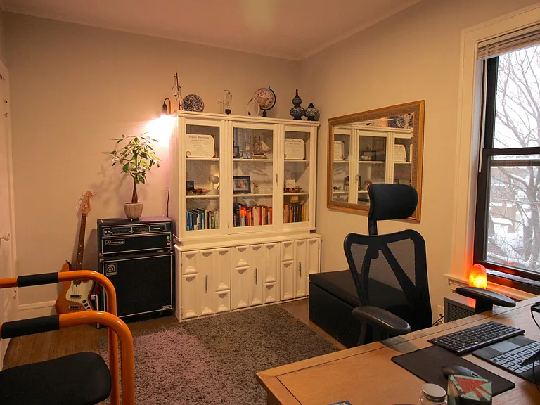 3056 N Honore St #1 — Photo 9