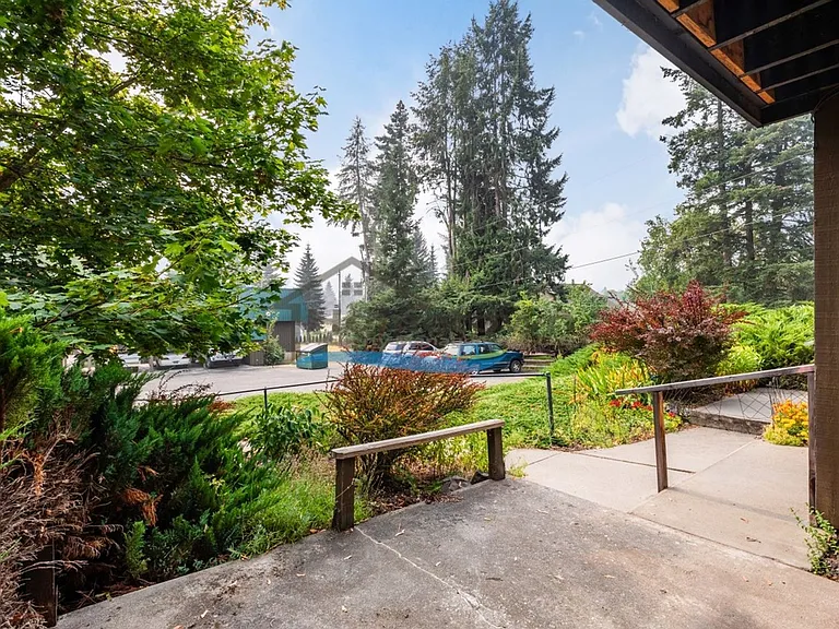 2432 & 2433 E Stowe Ct — Photo 44