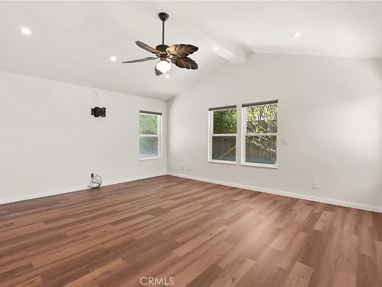 9472 Karen Cir — Photo 14