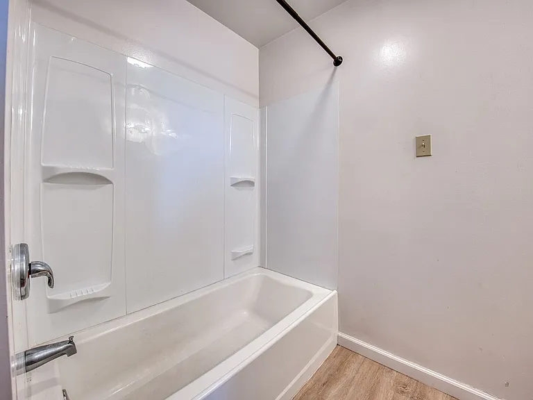 126 Railroad St #128 — Photo 26