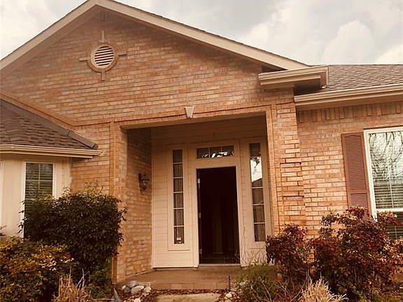 2nd image of 3205 Heatherbrook Dr