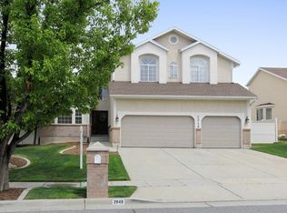 2049 E Glacier View Dr, Sandy, UT 84092