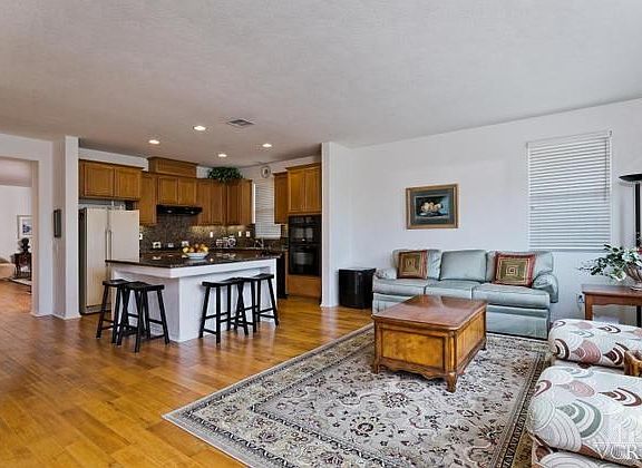 5th image of 3826 Hedge Ln