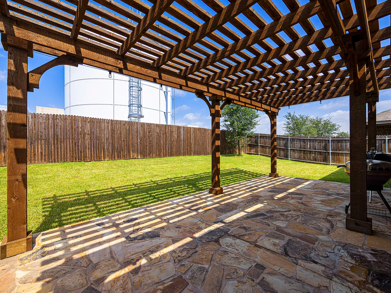 109 Admiral Ln — Photo 3