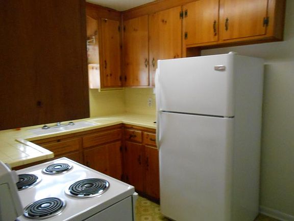 4th image of 3215 El Morro Dr E