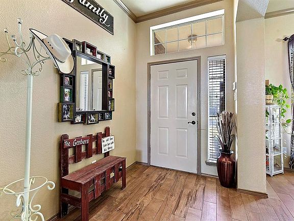 3rd image of 1513 Brittany Ln