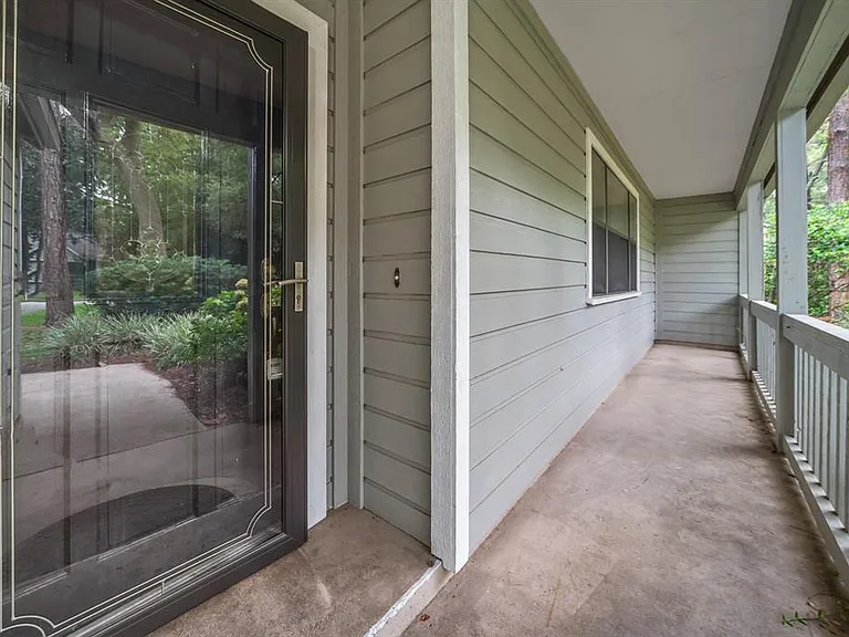 8025 SW 47th Ct — Photo 4