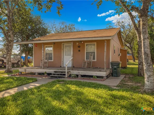 206 Alonzo St, Cuero, TX 77954