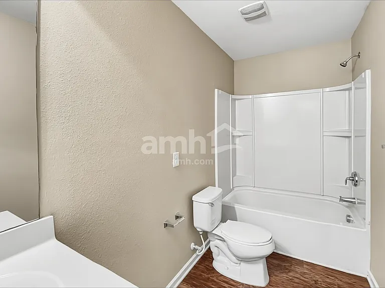 410 Lind Point Ln — Photo 13